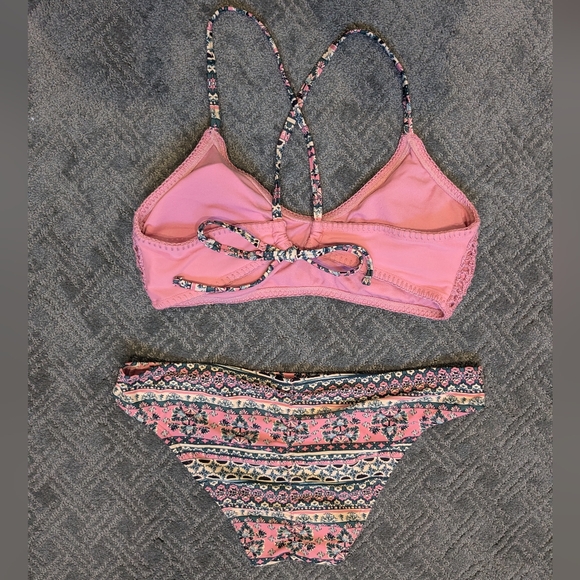 Xhilaration bikini. Top size XL, bottom size L. - Picture 2 of 6